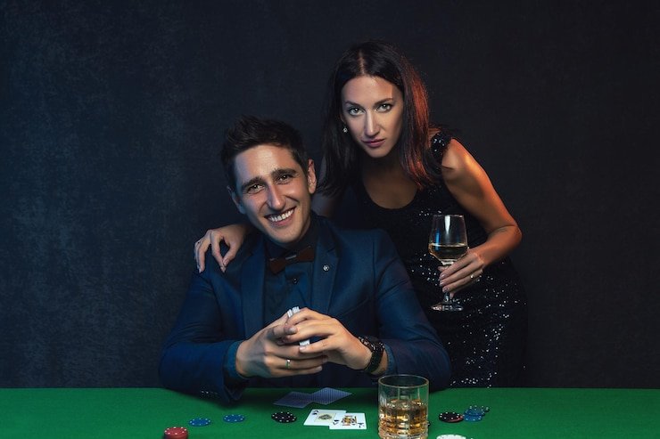 Live Baccarat untuk pemain yang mencari permainan klasik Baccarat table di Evolution Gaming studio